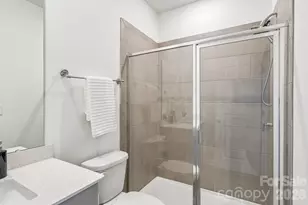 11912 Red Leaf Dr, Charlotte, NC 28215 - Photo 17
