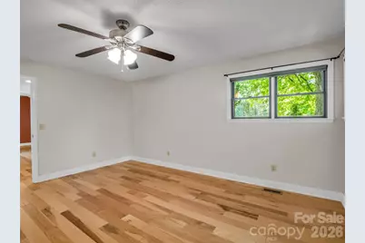 156 Deer Run, Hendersonville, NC 28739 - Photo 17