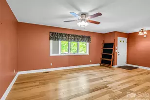 156 Deer Run, Hendersonville, NC 28739 - Photo 5
