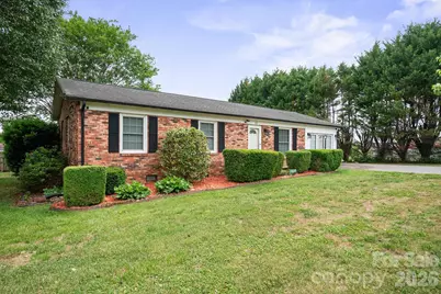 1329 Landsdowne Drive, Conover, NC 28613 - Photo 3