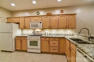 11 Outlook Cir, Swannanoa, NC 28778 - Photo 11
