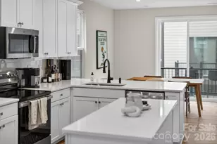 6019 Fonsac Ln, Charlotte, NC 28217 - Photo 5