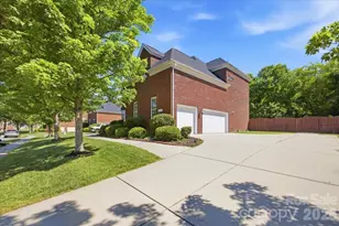 1825 Laveta Rd, Charlotte, NC 28269 - Photo 3