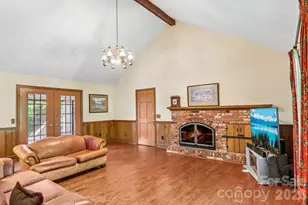 104 Finley St, Hendersonville, NC 28739 - Photo 9