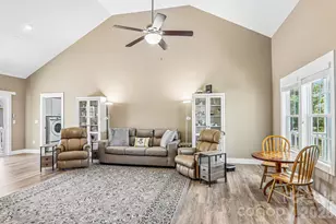 464 Riverwind Dr, Hendersonville, NC 28739 - Photo 9