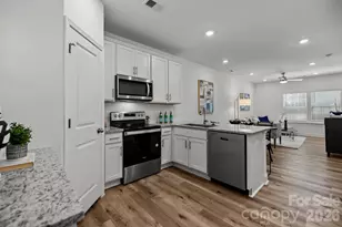 3228 Butler Hl Dr, Matthews, NC 28105 - Photo 5