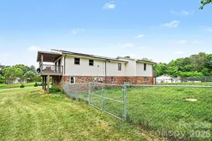 2960 Lavina Ln, Claremont, NC 28610 - Photo 25