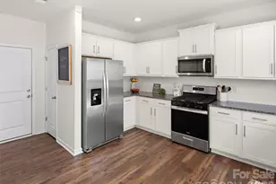 734 Fountain Pk Blvd, Asheville, NC 28806 - Photo 9
