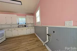 204 Shelby St, Rhodhiss, NC 28602 - Photo 5