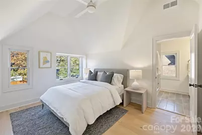 2027 Thurmond Place, Charlotte, NC 28205 - Photo 11