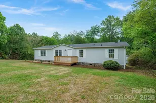 2780 Orangewood Ln, Newton, NC 28658 - Photo 3
