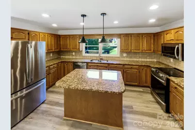 561 Briarwood Lane, Lancaster, SC 29720 - Photo 3