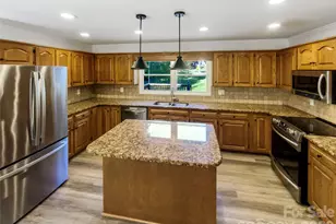 561 Briarwood Ln, Lancaster, SC 29720 - Photo 3