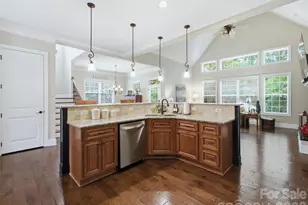 4005 Stonehill Ln, Matthews, NC 28104 - Photo 13