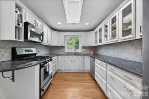 3209 Fairfax Dr, Charlotte, NC 28209 - Photo 13