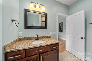 221 Courtland Pl, Asheville, NC 28801 - Photo 29
