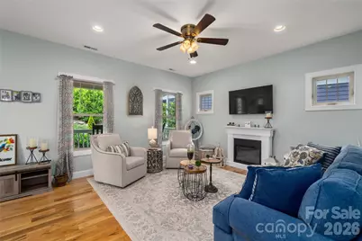 221 Courtland Place, Asheville, NC 28801 - Photo 7