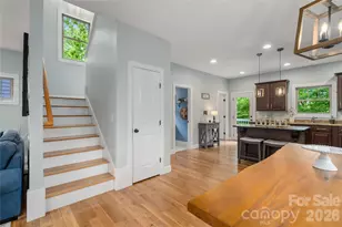 221 Courtland Pl, Asheville, NC 28801 - Photo 11