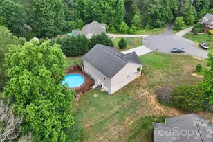 3933 Rockybrook Pl, Lenoir, NC 28645 - Photo 5