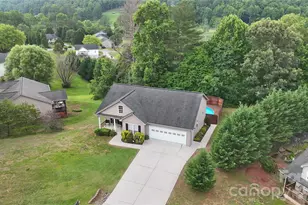 3933 Rockybrook Pl, Lenoir, NC 28645 - Photo 3