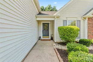 9400 Shepparton Dr, Huntersville, NC 28078 - Photo 3