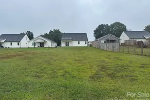 138 Lowe Rd, Chesnee, SC 29323 - Photo 15