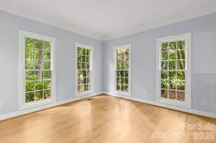 4415 Everclear Ct, Charlotte, NC 28216 - Photo 5