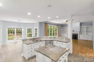 4415 Everclear Ct, Charlotte, NC 28216 - Photo 9