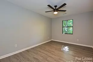 633 Pennwood Ln, Charlotte, NC 28215 - Photo 23