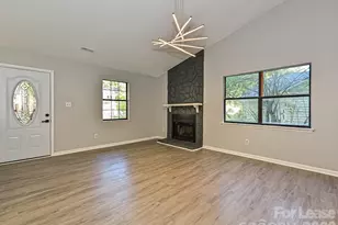 633 Pennwood Ln, Charlotte, NC 28215 - Photo 7
