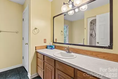 1227 Shirebourn None, Hickory, NC 28602 - Photo 33