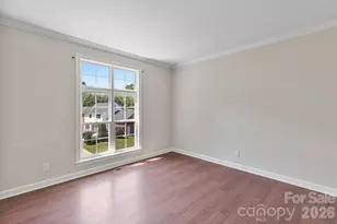 9111 Brocklehurst Ln, Charlotte, NC 28215 - Photo 11
