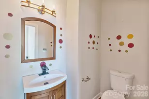 9111 Brocklehurst Ln, Charlotte, NC 28215 - Photo 19