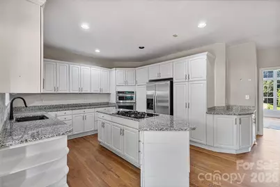 9111 Brocklehurst Lane, Charlotte, NC 28215 - Photo 17