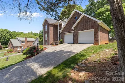 9111 Brocklehurst Lane, Charlotte, NC 28215 - Photo 3