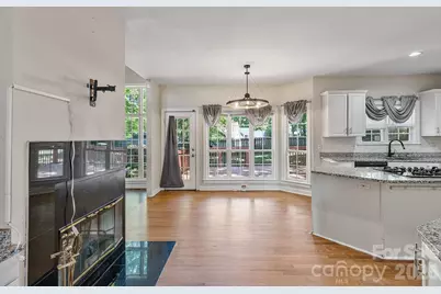 9111 Brocklehurst Lane, Charlotte, NC 28215 - Photo 11