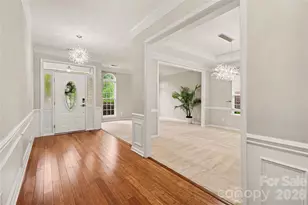 10312 Fairbourne Ct, Charlotte, NC 28269 - Photo 3