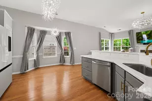 10312 Fairbourne Ct, Charlotte, NC 28269 - Photo 9