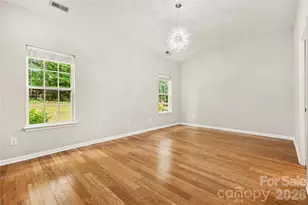 10312 Fairbourne Ct, Charlotte, NC 28269 - Photo 13
