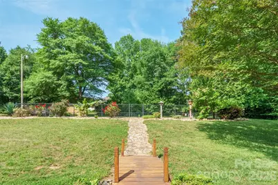 435 W Central Avenue, Mount Holly, NC 28120 - Photo 39