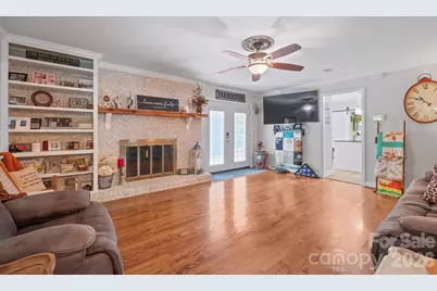 435 W Central Avenue, Mount Holly, NC 28120 - Photo 19