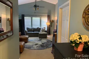 6909 Karnak Ct, Charlotte, NC 28216 - Photo 3