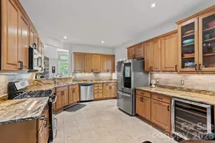 547 Pinnacle Peak Ln, Flat Rock, NC 28731 - Photo 17