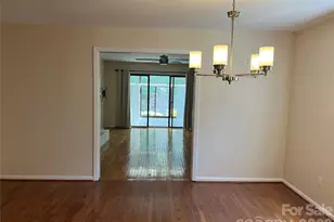 610 Britton Creek Dr, Hendersonville, NC 28791 - Photo 5
