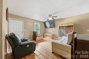 1006 Perkins Pl, Lenoir, NC 28645 - Photo 3