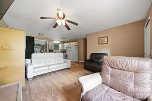 1006 Perkins Pl, Lenoir, NC 28645 - Photo 7