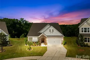134 Divot Ln, Statesville, NC 28677 - Photo 1