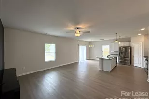 6225 Lowe Ln, Charlotte, NC 28214 - Photo 5
