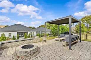 9306 Dufaux Dr, Charlotte, NC 28278 - Photo 17