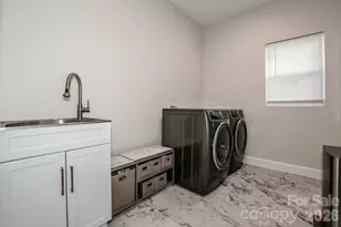 3211 Oakdale Rd, Charlotte, NC 28216 - Photo 31
